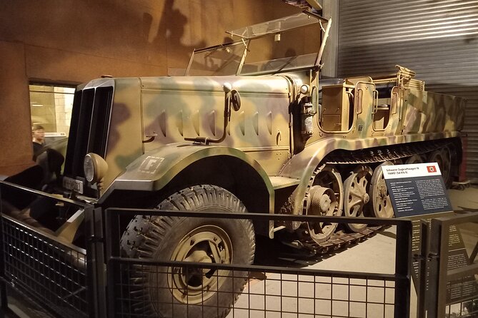 Private Day Tour Omaha Beach and Pointe Du Hoc - Exploring Omaha Beach