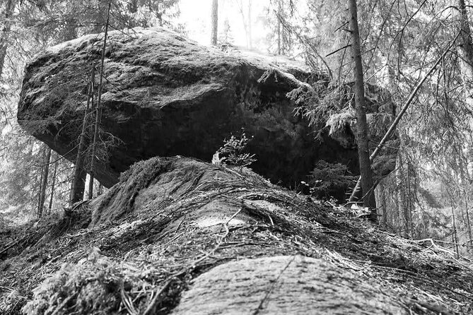 Private Excursion Kummakivi, Olavinlinna Castle & Scenic Drive - Visiting Olavinlinna Castle