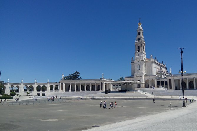 Private Family Tour Fatima - Batalha - Nazaré - Óbidos Medieval - Tour Inclusions