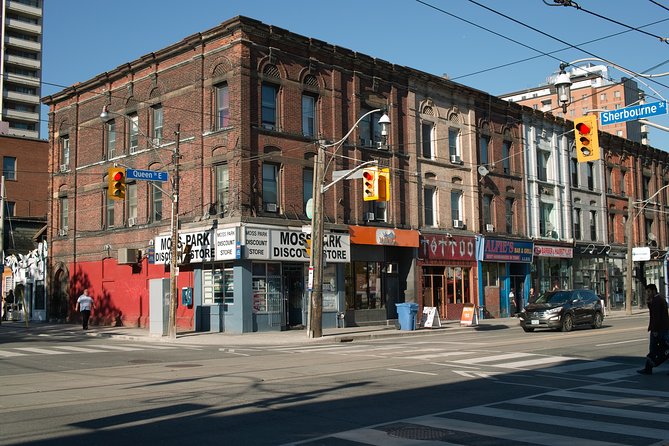 Private Food Tour in Old Toronto With St Lawrence Market - Licensed Tour Guide - Guided Exploration