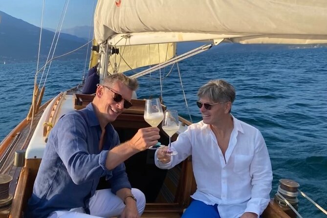 Private Guided Sailing Boat Tour on Lake Como With Aperitif - Guest Reviews