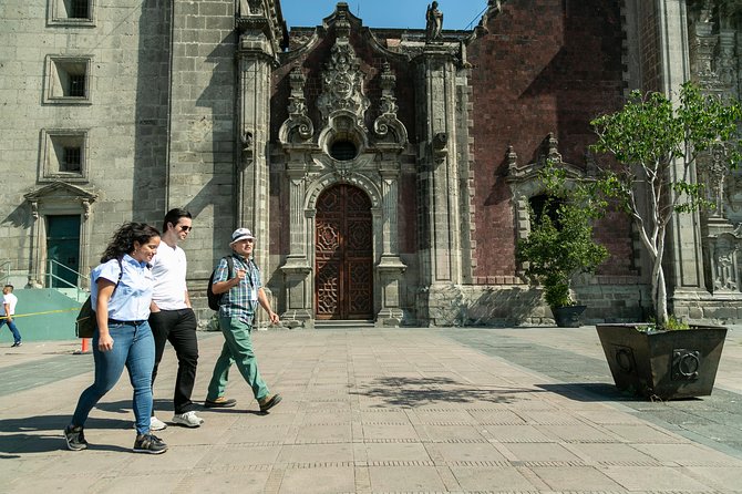 Private Mexico City Walking Tour With a Local: Roma & Condesa 100% Personalized - Meeting Point and Flexibility