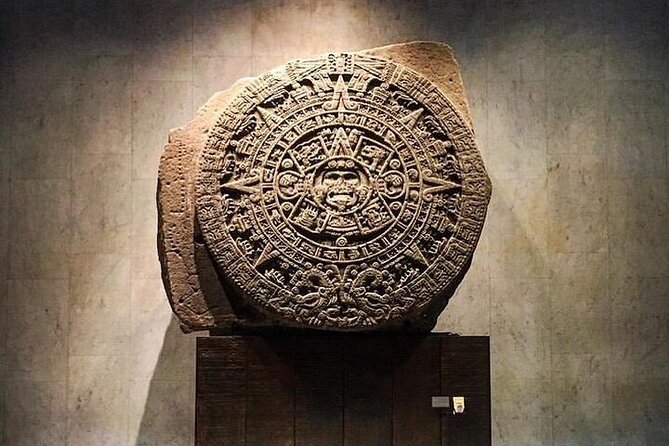 PRIVATE Tour Downtown & Anthropology Museum & Chapultepec Castle - Physical Activity