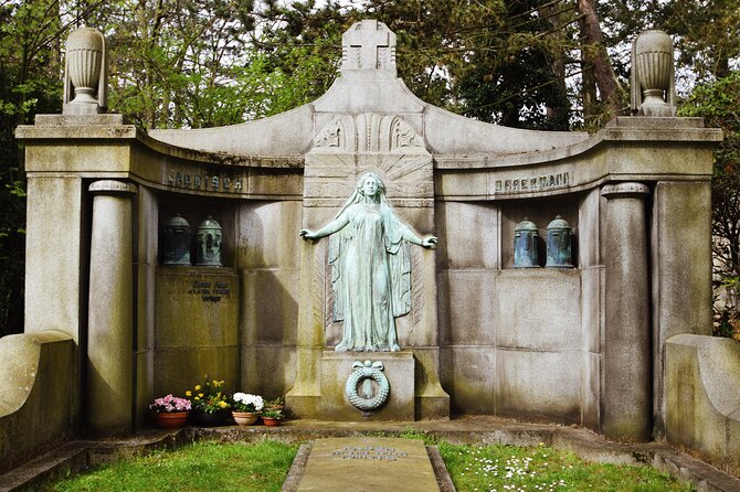 Private Tour of the Historic South Cemetery in Leipzig - Historical Highlights