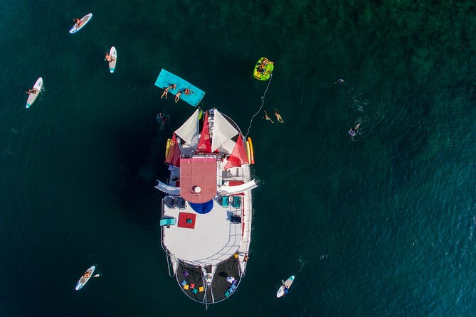Private Yacht Charter Chicafun3 Waterslides All Inclusive - Waterslides and Water Toys Galore