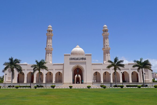 Salalah City Tour + West Coast Combo (Mughsail Beach, Blowholes) - Jarzeez Spring and Caves