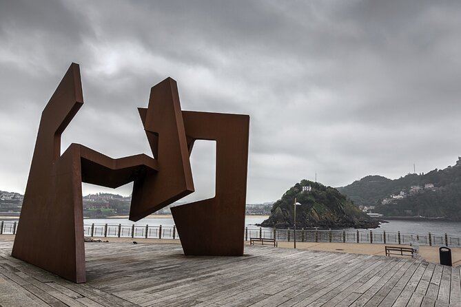 San Sebastian and Biarritz Private Tour From Bilbao With Pick up - Exploring San Sebastian