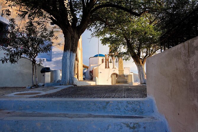 Santorinis Highlights Tour Experience - Experiencing the Cable Car