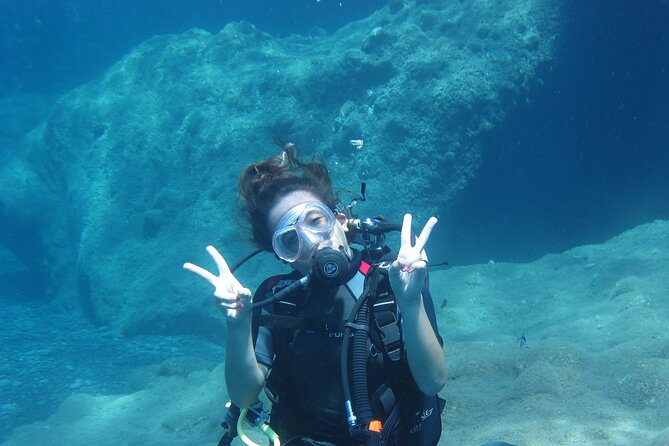 Scuba Diving Adventure in Santorini - Health and Safety Considerations