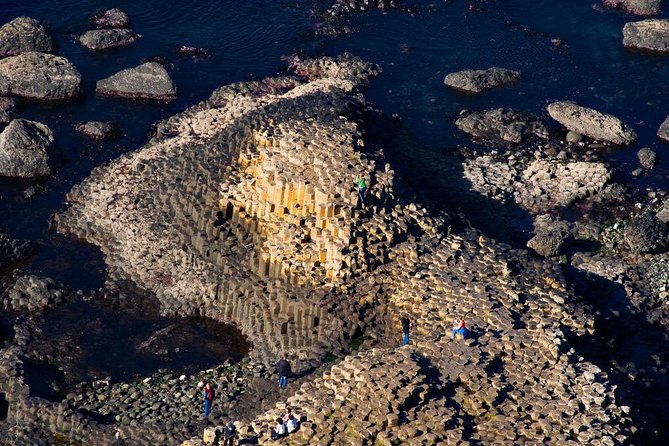 (Small Group) Shore Tour From Belfast: Giants Causeway and Belfast Day Trip - Discovering Belfasts Landmarks