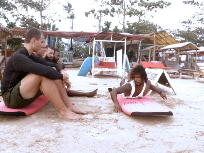 Sri Lanka: 18-DAY Surfcamp & Sightseeing Tour With Breakfast - Arrival and Airport Transfer