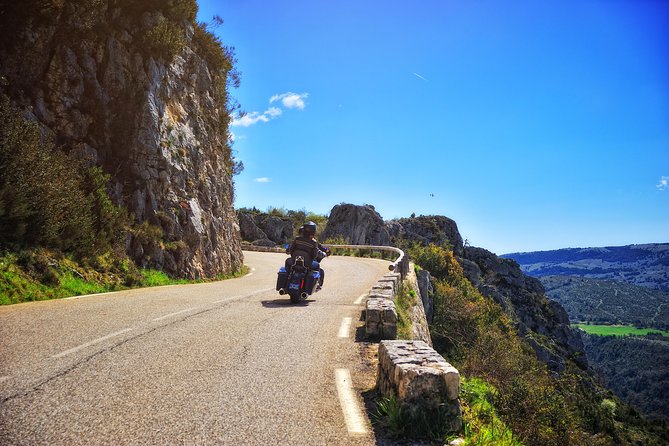 Stroll on a Harley Davidson, Full Day Passenger Duet With Your Guide - Participant Requirements