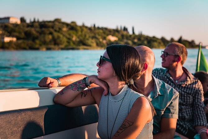 Sunset Boat Tour of Sirmione With Exclusive Onboard Aperitif - Boat Tour Experience