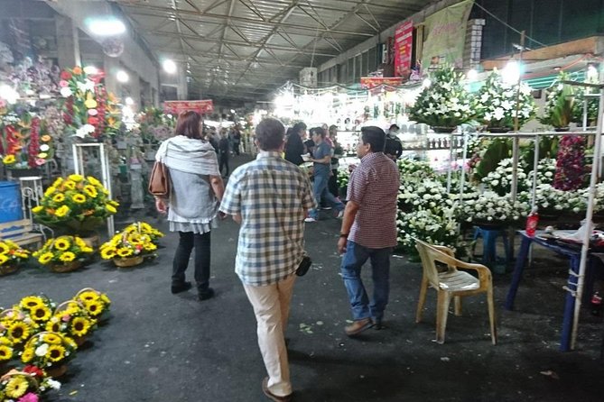 Taco Night Private Food Tour in Mexico City - Neighborhood Exploration