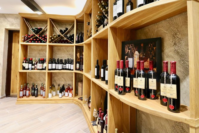 Tasting of 5 Wines - Diverse Tasting Settings
