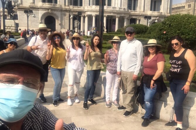 The Best and Most Complete PRIVATE CITY TOUR Through the Historic Center - Discovering Local Insights