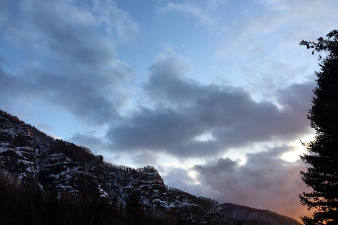 The Hood-Columbia Loop: Timberline, Orchards, and Waterfalls - Culinary Delights and Local Fare