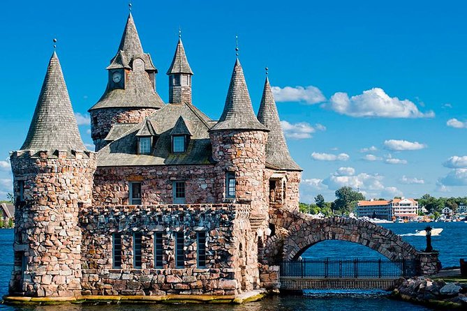 Toronto, Niagara Falls & Thousand Islands 3–DAY Trip - Scenic Highlights