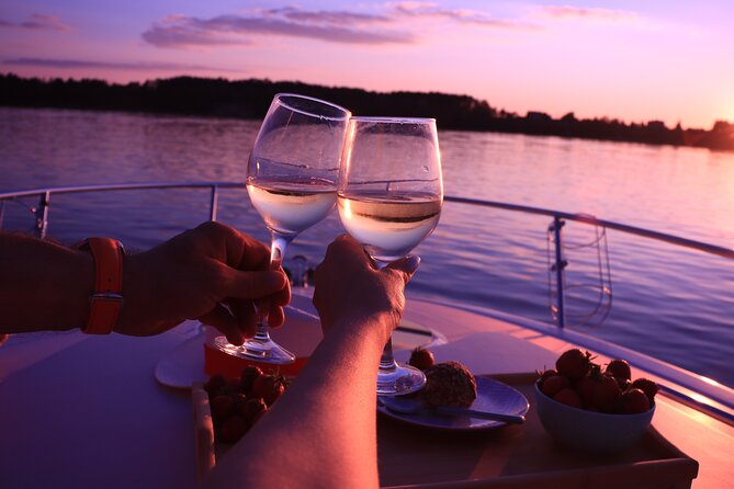 Torrevieja: Sunset Onboard Exclusive Boat + Cava - The Sum Up