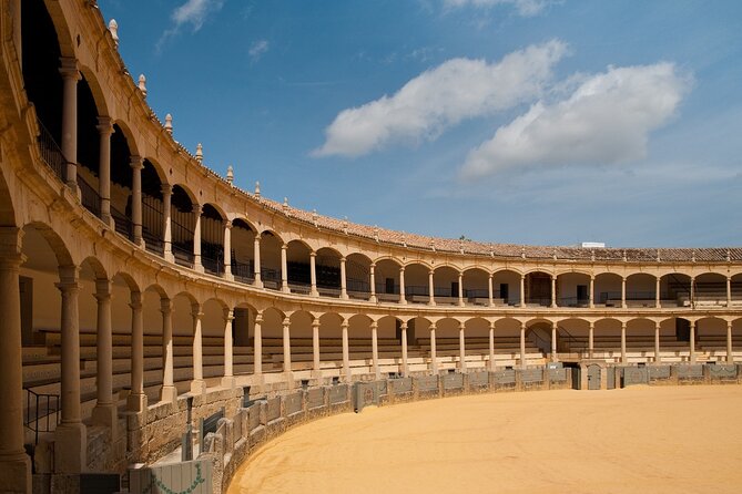 Tour in Ronda With Guided Visit and Setenil De Las Bodegas - Tips for Participants
