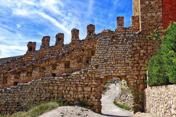 Touristic Highlights of Albarracín on a Private Half Day Tour With a Local - Scenic Views From the Surrounding Hills