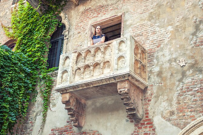 Verona Arena and Historic Highlights: A Guided Walking Tour - Exploring Veronas History