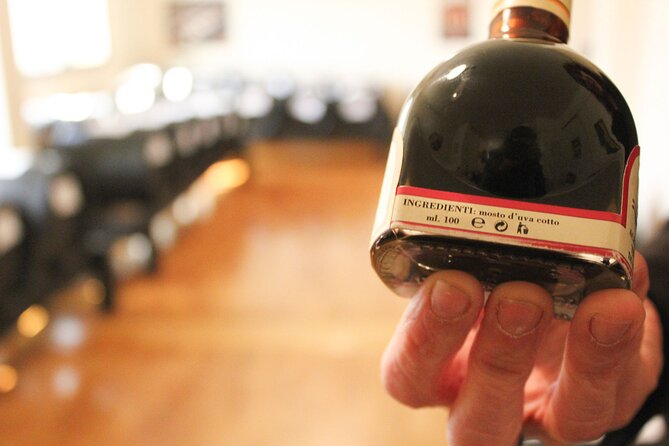 Vinegar Tour and Tasting With a Local in Modena - Positive Customer Feedback and Ratings