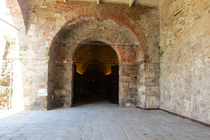Walking Ramparts Tour in Lucca - Discovering Luccas History