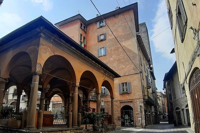 Walking Tour in an Ancient Private Tower House in the Historic Center of Bergamo - Booking and Cancellation Policy