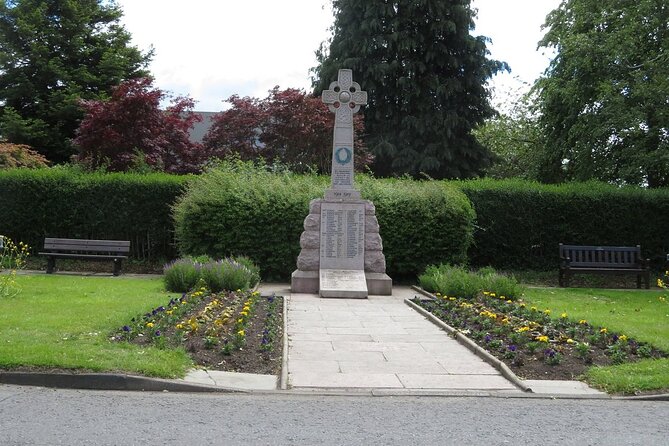 Walking Tour in Roslin Village - Exploring Roslin Village