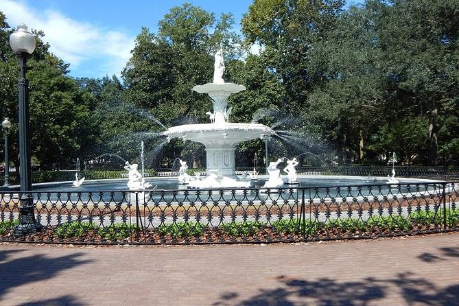 Walking Tour of Savannahs Historic District - Uncover Savannahs Hidden Gems