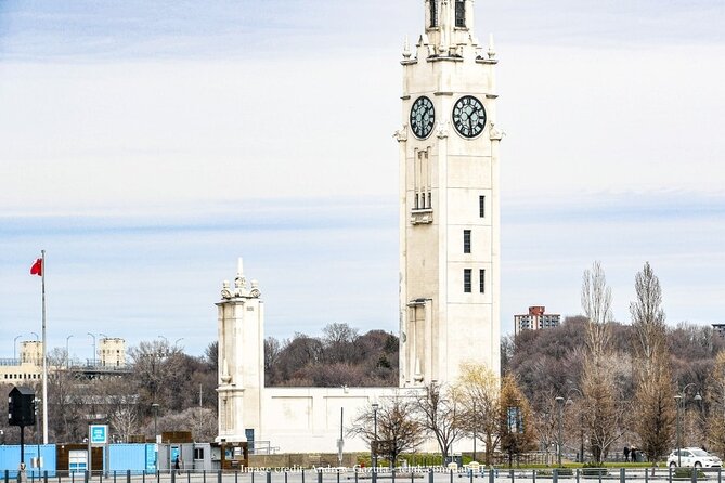 Welcome to Montreal's Old Town: Private 2-hour Walking Tour - Explore Local Cuisine
