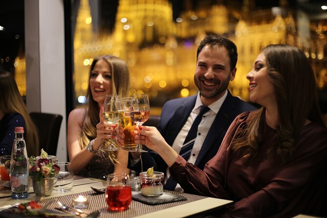7 Course Dinner Cruise With Piano Show - Dining Experience
