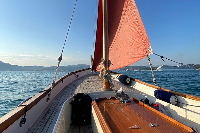 4-Hour Guided Boat Tour With Aperitif at Sunset in Spezia - Boat Type and Skipper
