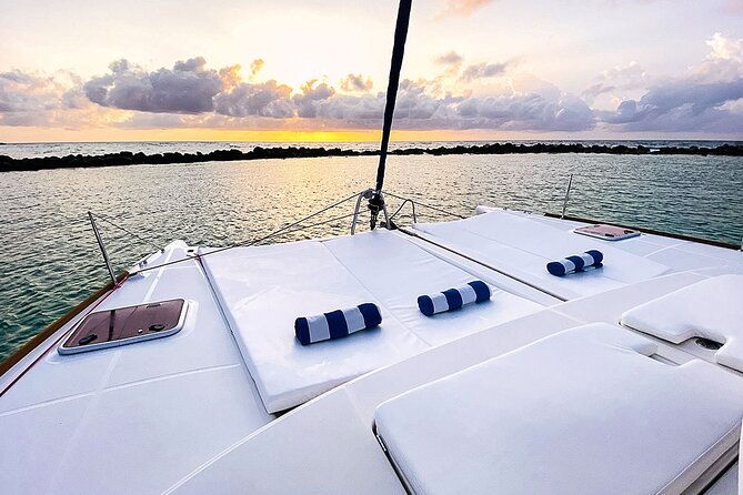 8-Hour Private 38 Catamaran 2-Stop Tour to Cozumel With Food,Open Bar & Snorkel - Onboard Amenities