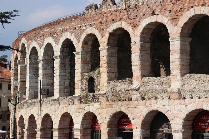 A Charming Verona Small Group Stress Free City Tour With a Local Guide - The Sum Up