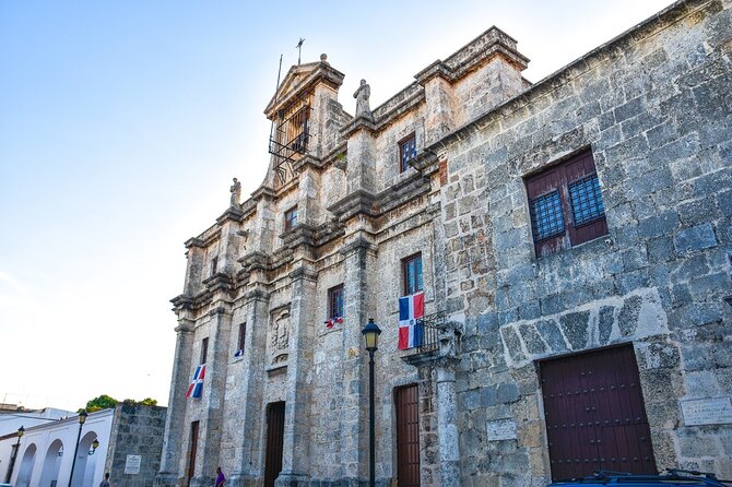 A Journey Through Santo Domingos Past and Present - Accessibility and Reviews