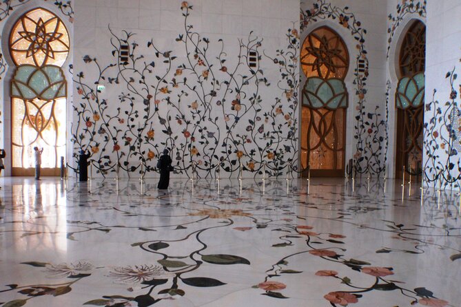 Abu Dhabi - Sheikh Zayed Grand Mosque Tour In A Private Vehicle - Highlights of the Mosque Experience
