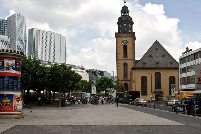 Airport Transfer: Airport FRA to Frankfurt by Luxury Van - Accessibility and Amenities
