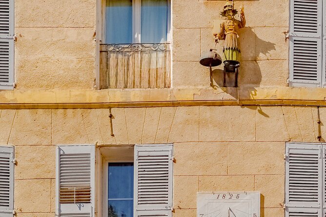Aix-en-Provence Scavenger Hunt and Sights Self-Guided Tour - Flexibility and Convenience of the Tour