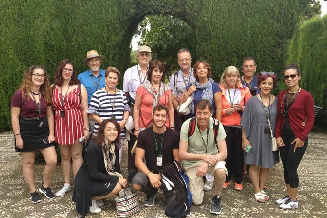 Alhambra and Generalife Private Guided Tour With Optional Nasrid Palaces - Assistance and Contact