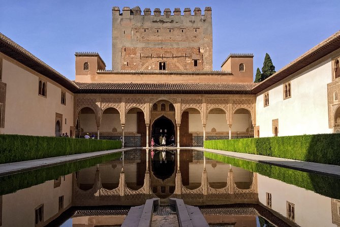 Alhambra & Generalife: Exclusive 3-Hour Private Tour With Tickets Included - Private Guided Tour