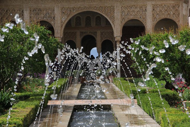 Alhambra Tickets and Albaicin Private Tour - Tour Highlights