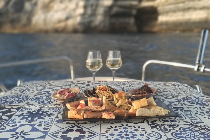 Aperitif on a Boat at Sunset, Porto Venere and Islands - Included Amenities and Activities