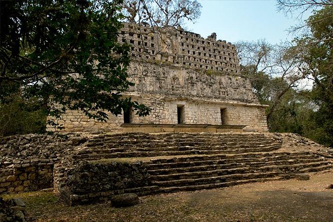 Bonampak & Yaxchilan: Hidden Maya Ruins in the Chiapas Jungle - Navigating the Usumacinta River