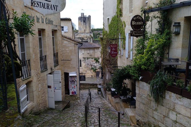 BORDEAUX Region UNCORKED - Private Premium Enological Adventure - Guided Winery Tours and Tastings