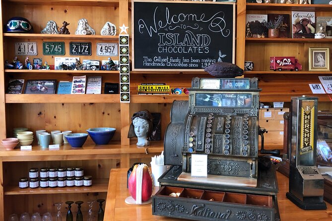 Bridge, Lighthouses & Treats - Gateway Village and Victoria-by-the-Sea