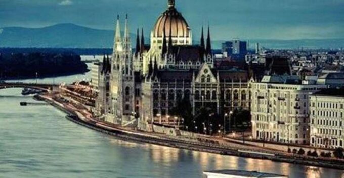 Budapest: Half-Day Highlights Small Group Private Tour - Tips for Your Tour