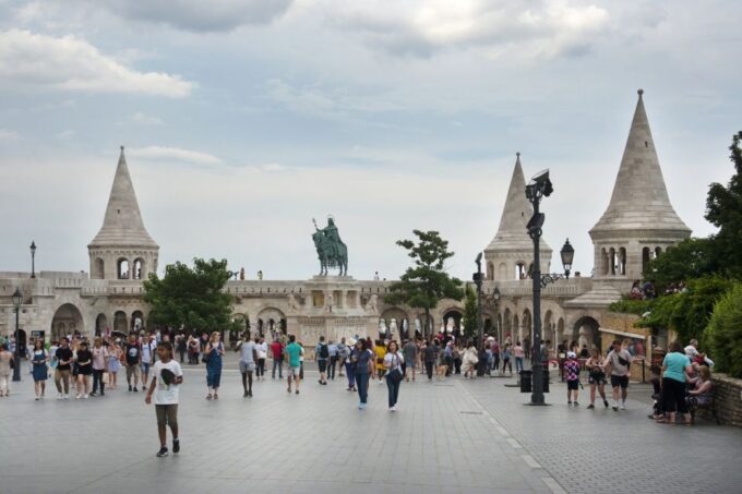 Budapest: Multilingual Highlights Tour - Language Options