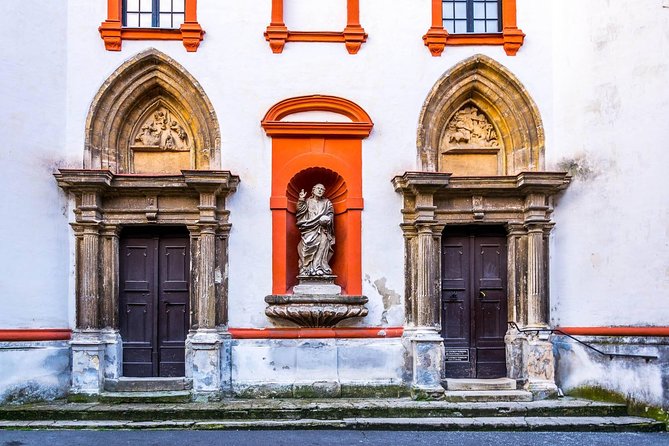 Budapest-Vienna One-Way Sightseeing Transfer - Pricing and Booking